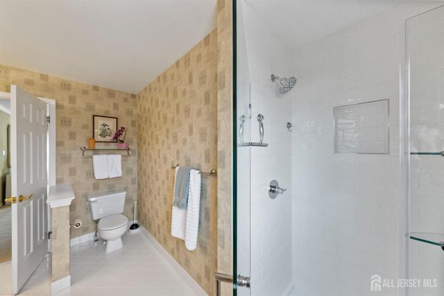 10 Gillian Drive, South Brunswick, NJ 08824