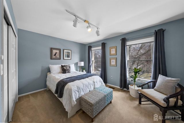 10 Gillian Drive, South Brunswick, NJ 08824