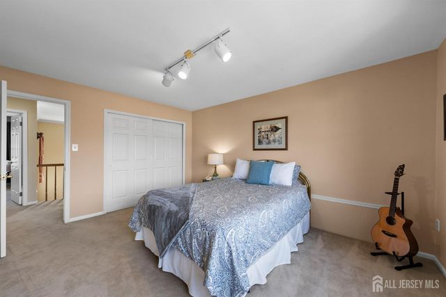 10 Gillian Drive, South Brunswick, NJ 08824