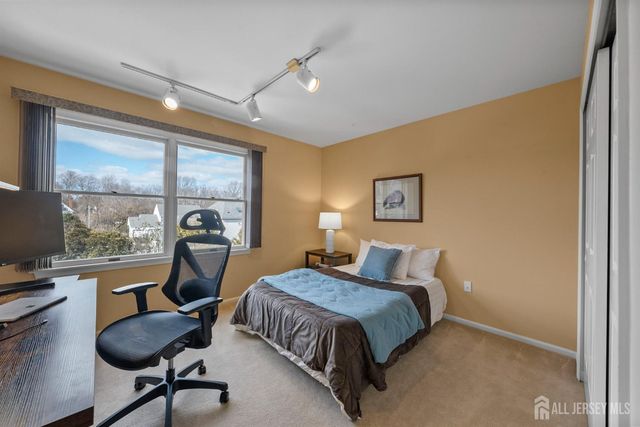 10 Gillian Drive, South Brunswick, NJ 08824