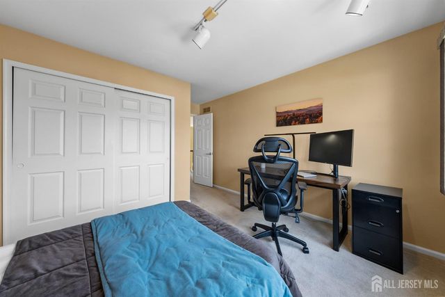 10 Gillian Drive, South Brunswick, NJ 08824