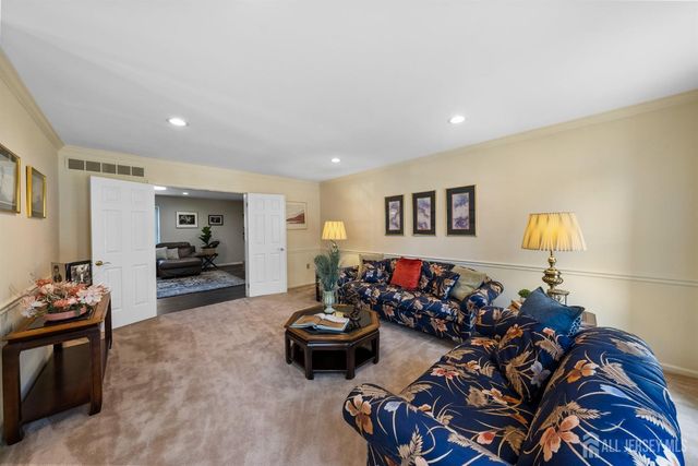 10 Gillian Drive, South Brunswick, NJ 08824