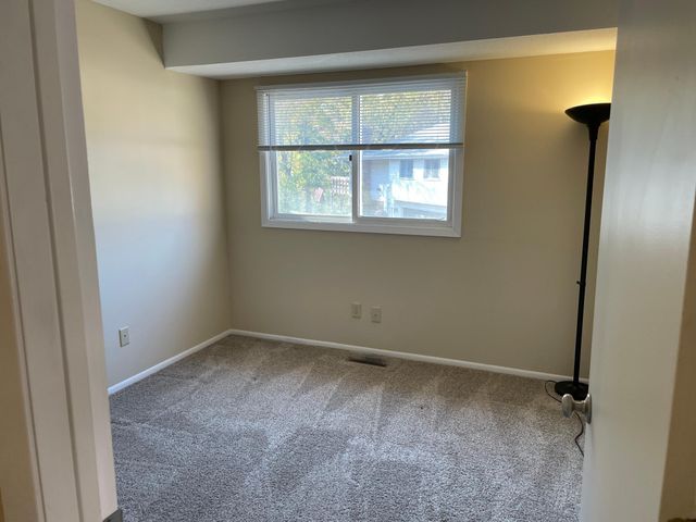 12232 Oak Leaf Circle, Burnsville, MN 55337