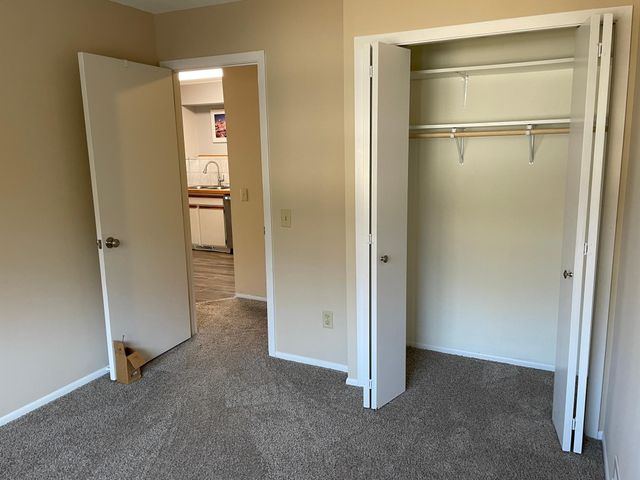 12232 Oak Leaf Circle, Burnsville, MN 55337