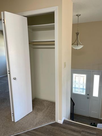 12232 Oak Leaf Circle, Burnsville, MN 55337