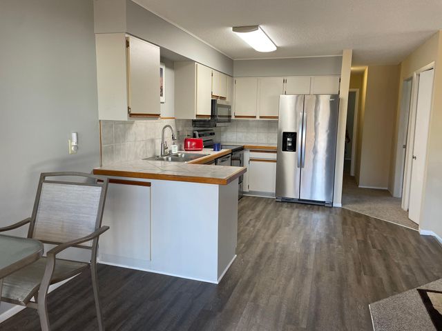 12232 Oak Leaf Circle, Burnsville, MN 55337