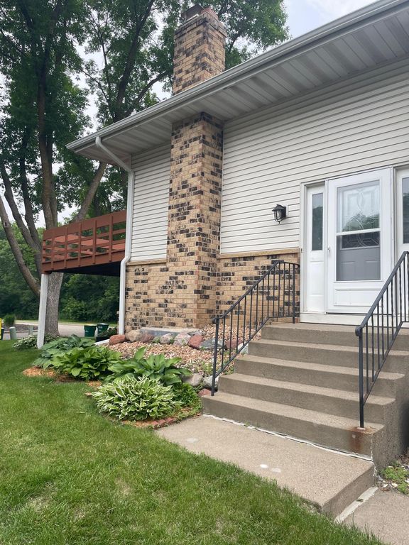 12232 Oak Leaf Circle, Burnsville, MN 55337