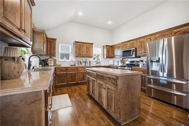 8210 NE 102nd Street, Kansas City, MO 64157