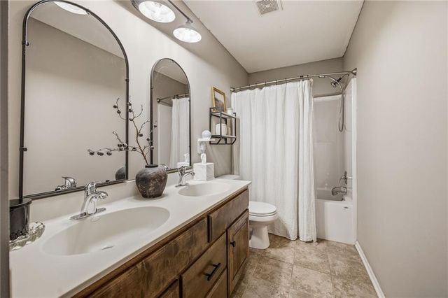 8210 NE 102nd Street, Kansas City, MO 64157