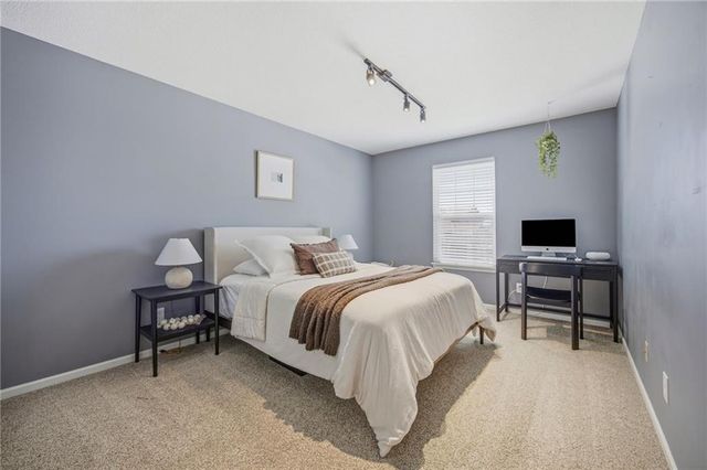 8210 NE 102nd Street, Kansas City, MO 64157