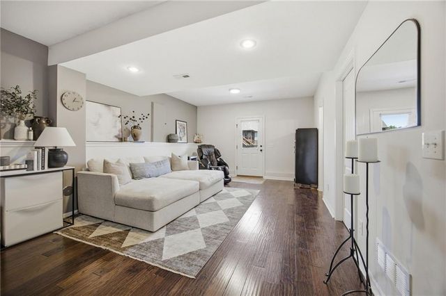 8210 NE 102nd Street, Kansas City, MO 64157