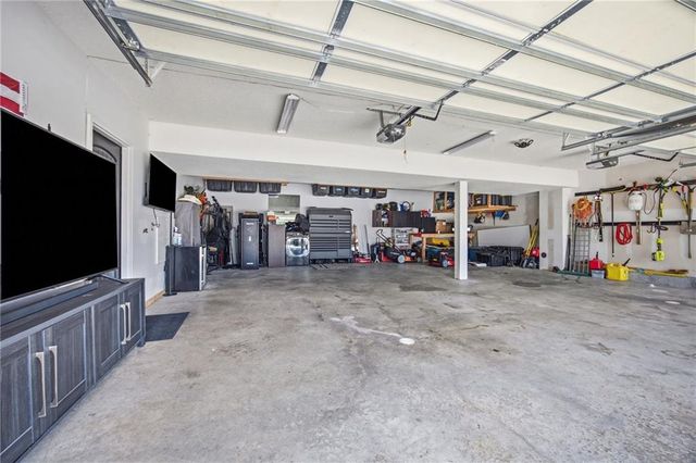 8210 NE 102nd Street, Kansas City, MO 64157