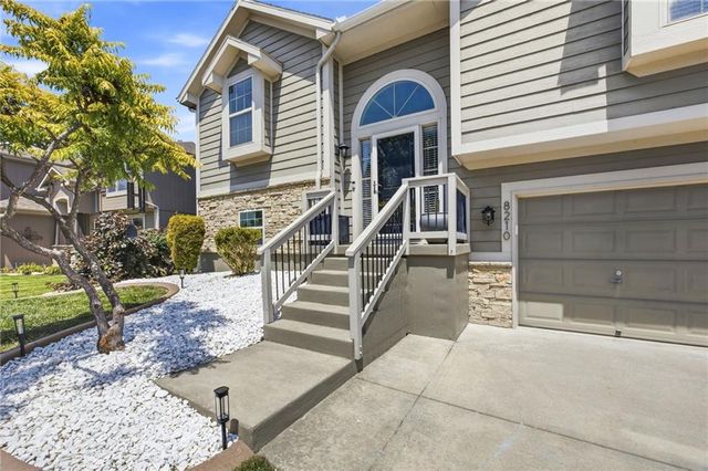 8210 NE 102nd Street, Kansas City, MO 64157