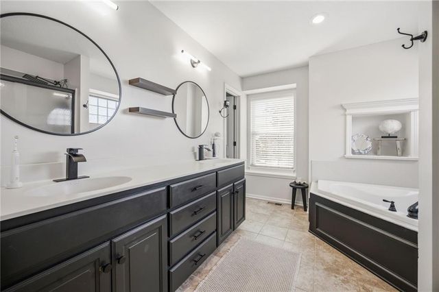 8210 NE 102nd Street, Kansas City, MO 64157