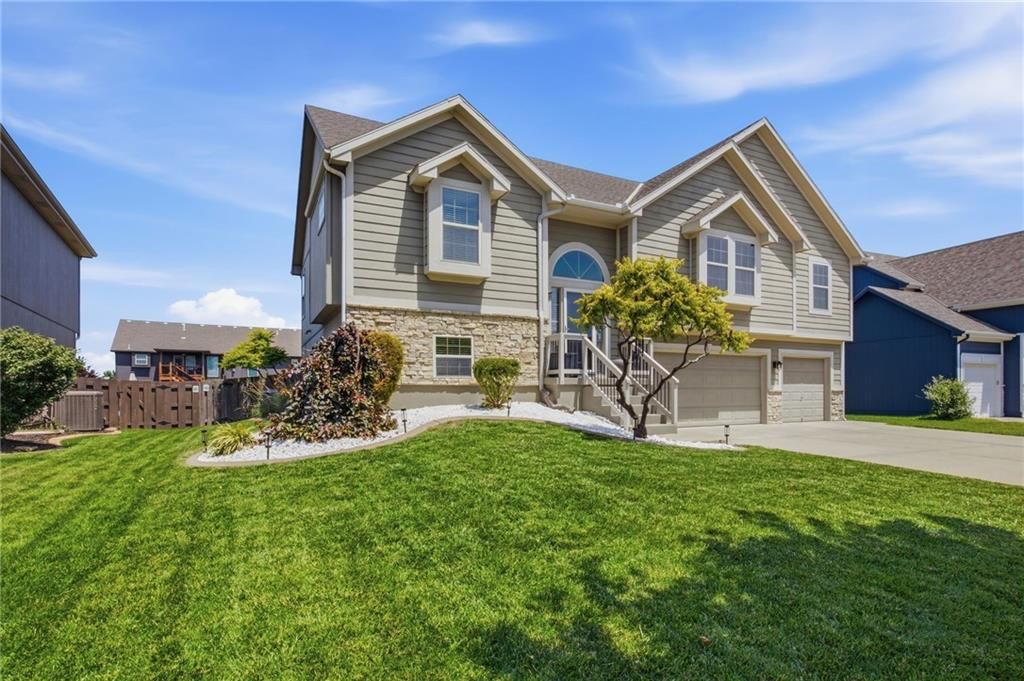 8210 NE 102nd Street, Kansas City, MO 64157