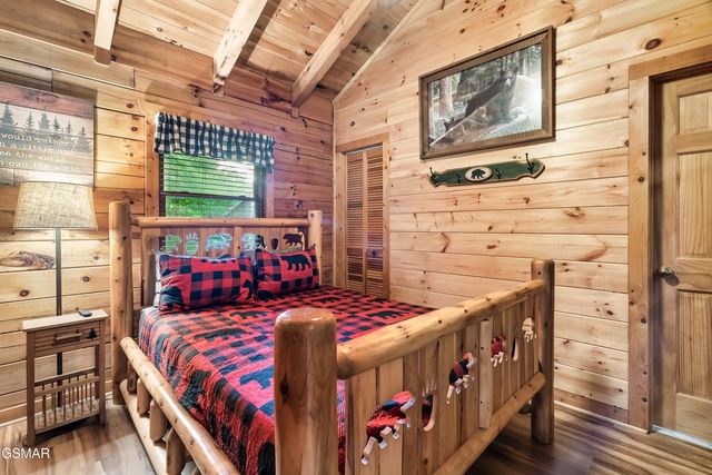 722 Nighthawk Way, Pigeon Forge, TN 37863