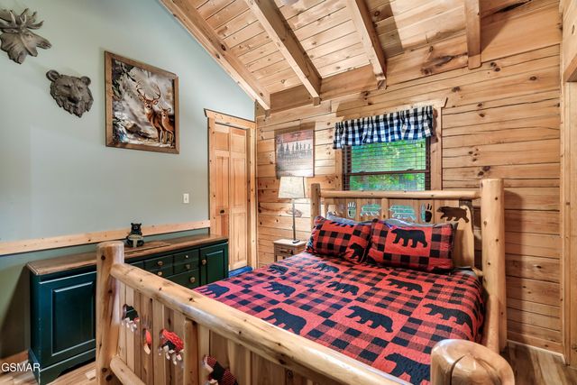 722 Nighthawk Way, Pigeon Forge, TN 37863