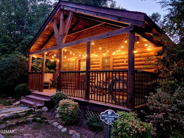 722 Nighthawk Way, Pigeon Forge, TN 37863