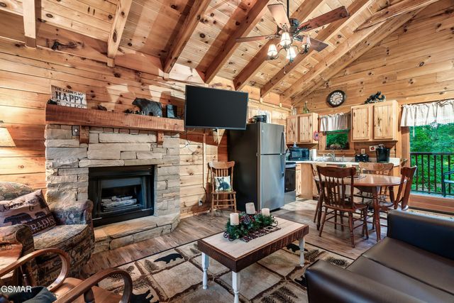 722 Nighthawk Way, Pigeon Forge, TN 37863