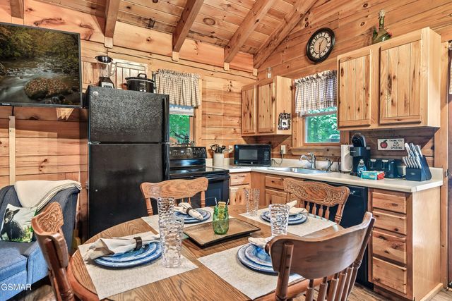 722 Nighthawk Way, Pigeon Forge, TN 37863