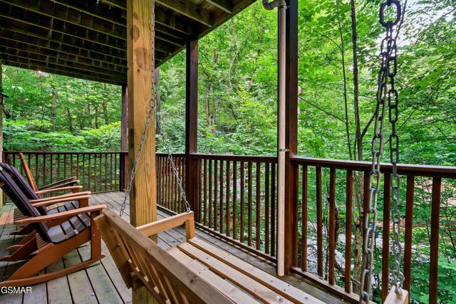 722 Nighthawk Way, Pigeon Forge, TN 37863