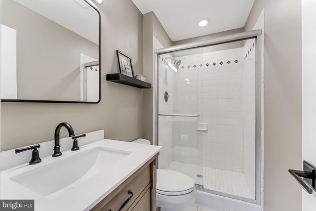 213 COMMONS DR NW, Vienna, VA 22180