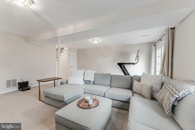 213 COMMONS DR NW, Vienna, VA 22180