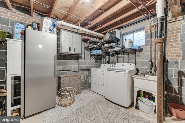 213 COMMONS DR NW, Vienna, VA 22180