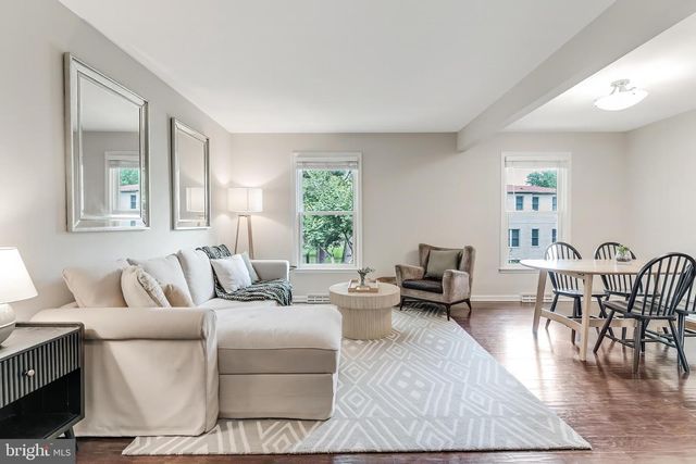 213 COMMONS DR NW, Vienna, VA 22180