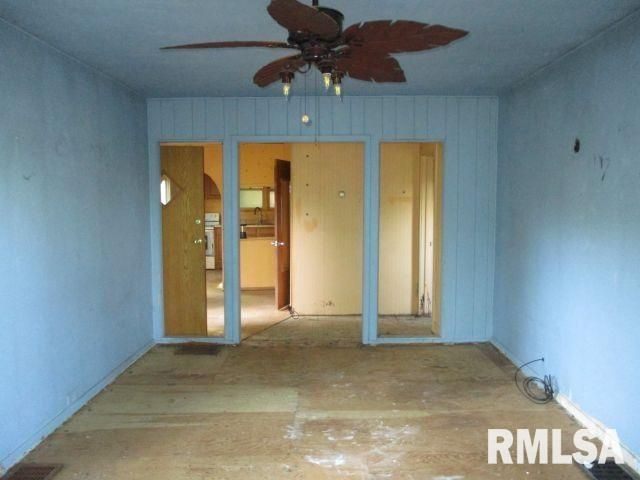 828 N MAIN Street, East Peoria, IL 61611