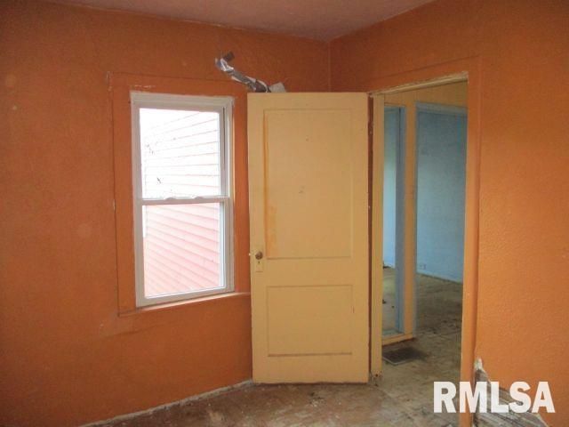 828 N MAIN Street, East Peoria, IL 61611