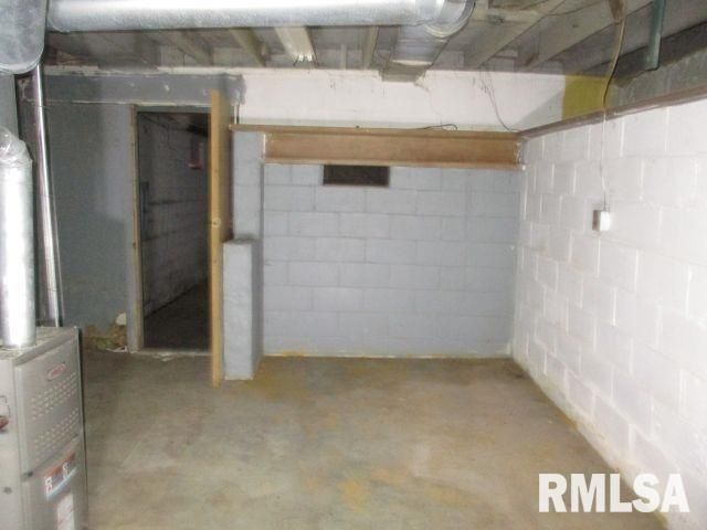 828 N MAIN Street, East Peoria, IL 61611