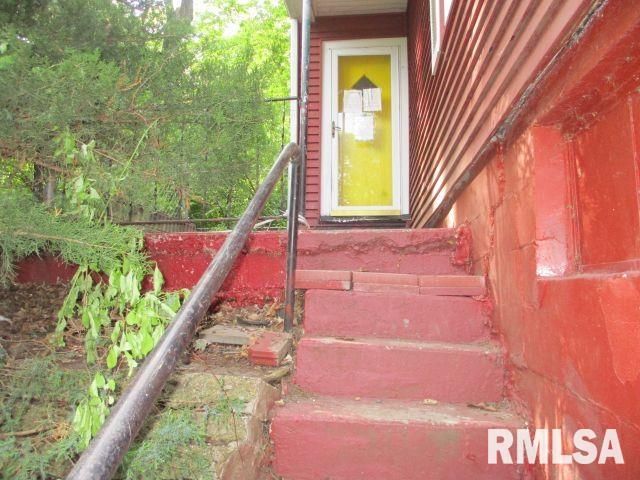 828 N MAIN Street, East Peoria, IL 61611