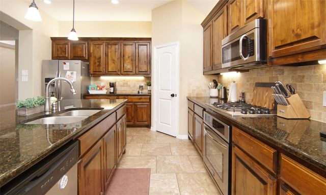 2752 Elmwood Drive, Burleson, TX 76028