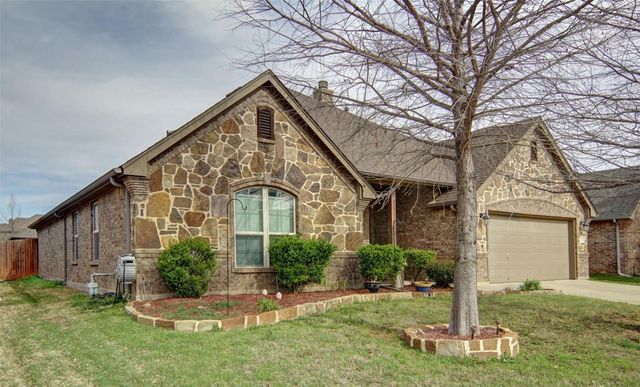 2752 Elmwood Drive, Burleson, TX 76028