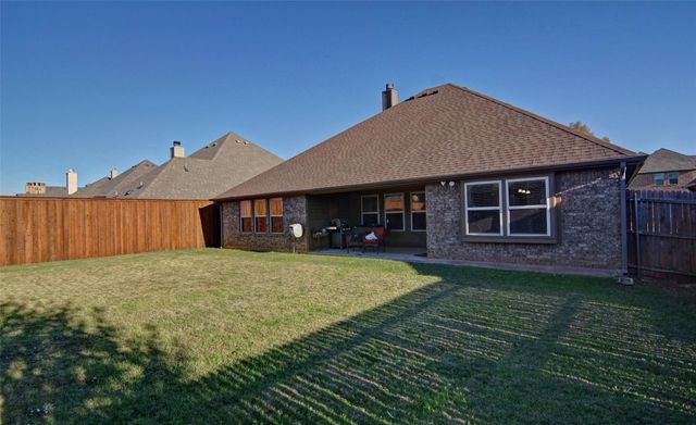 2752 Elmwood Drive, Burleson, TX 76028