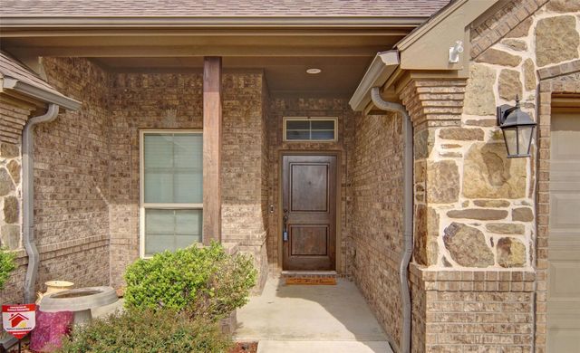 2752 Elmwood Drive, Burleson, TX 76028