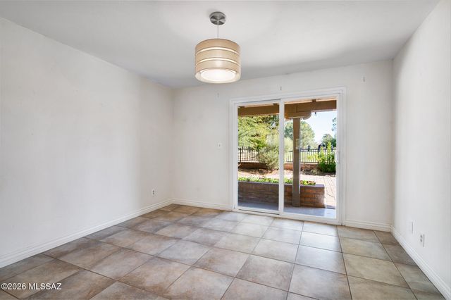 450 E Los Rincones, Green Valley, AZ 85614