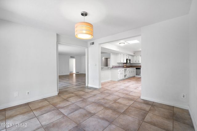 450 E Los Rincones, Green Valley, AZ 85614