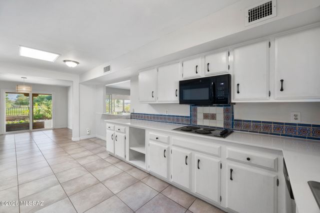 450 E Los Rincones, Green Valley, AZ 85614