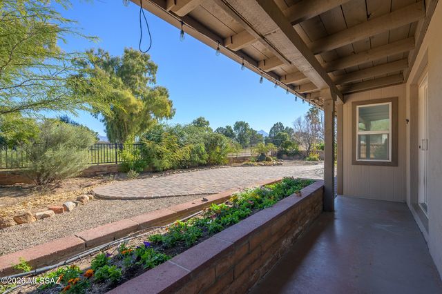 450 E Los Rincones, Green Valley, AZ 85614