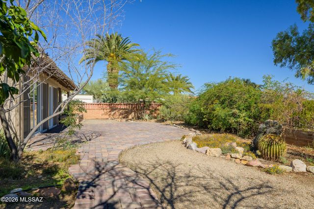 450 E Los Rincones, Green Valley, AZ 85614