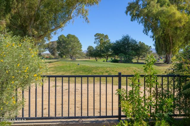 450 E Los Rincones, Green Valley, AZ 85614