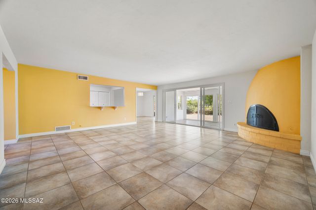 450 E Los Rincones, Green Valley, AZ 85614