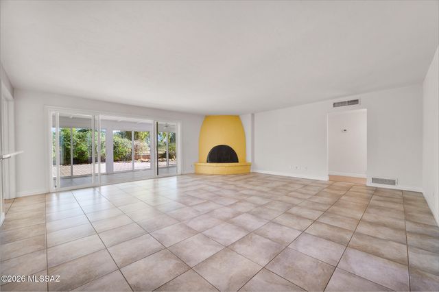 450 E Los Rincones, Green Valley, AZ 85614