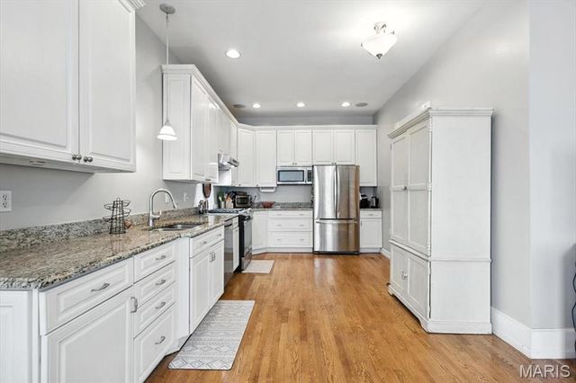 3434 Greenwood Boulevard, Maplewood, MO 63143