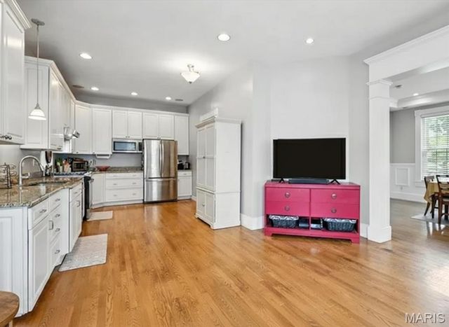 3434 Greenwood Boulevard, Maplewood, MO 63143