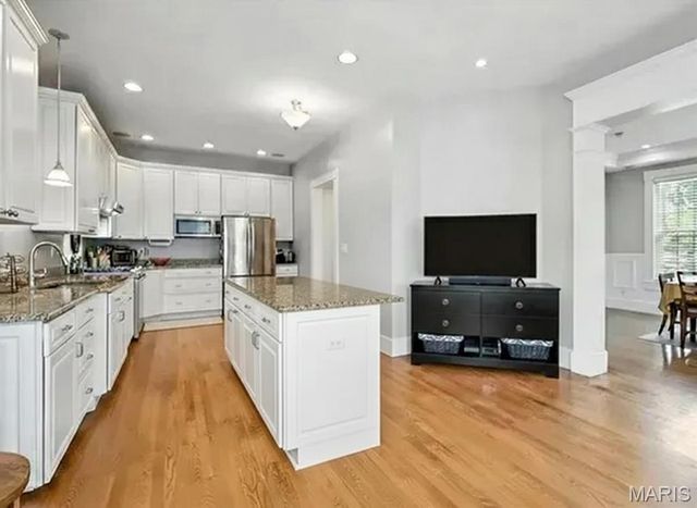 3434 Greenwood Boulevard, Maplewood, MO 63143