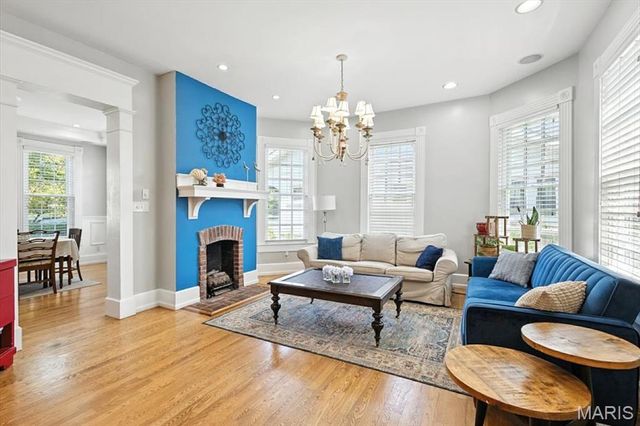 3434 Greenwood Boulevard, Maplewood, MO 63143