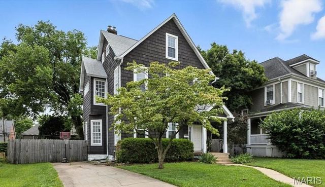 3434 Greenwood Boulevard, Maplewood, MO 63143